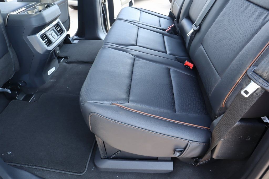 New 2026 Ford F250 Lariat w/ Black Appearance Package image 15