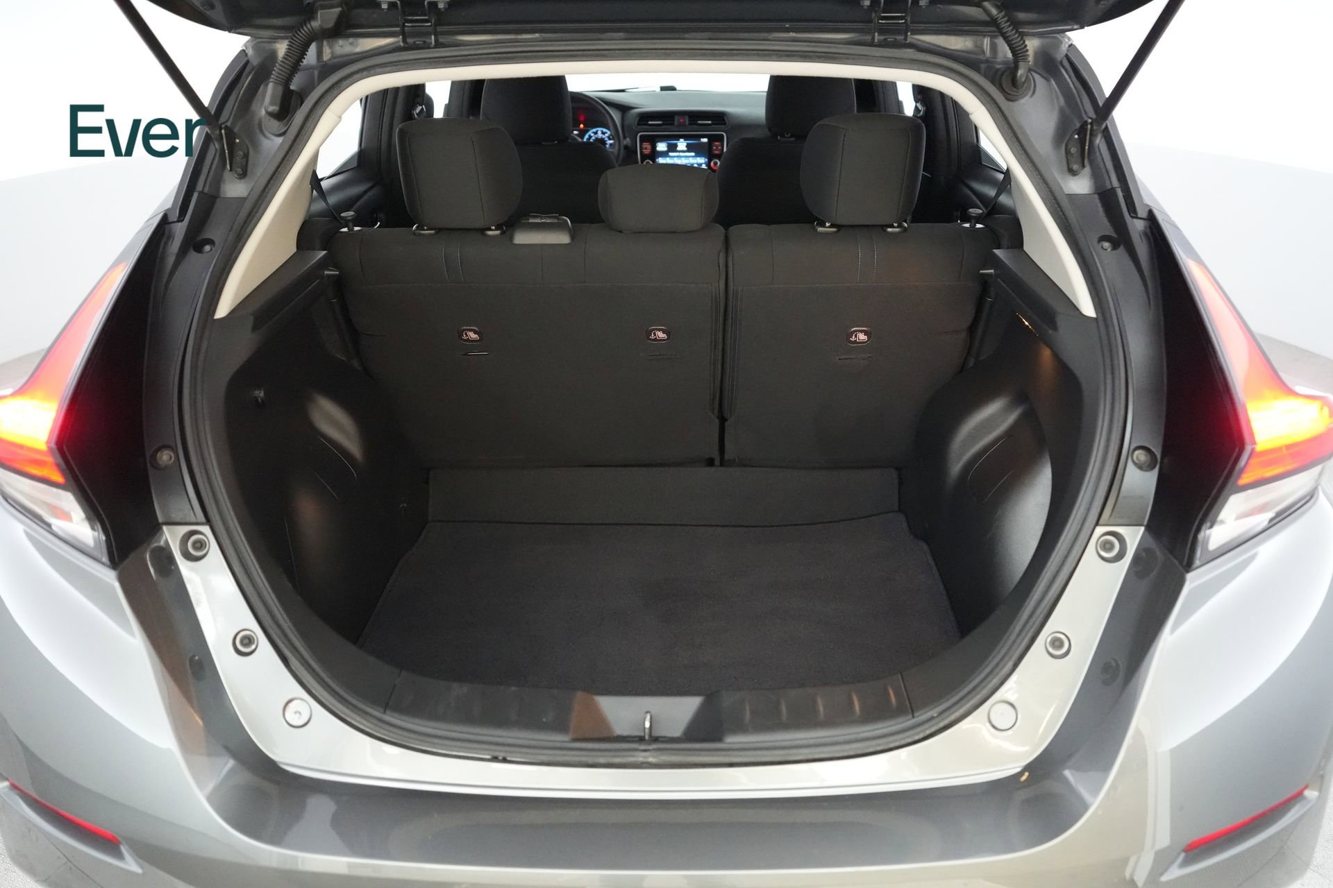 Used 2022 Nissan Leaf S image 8