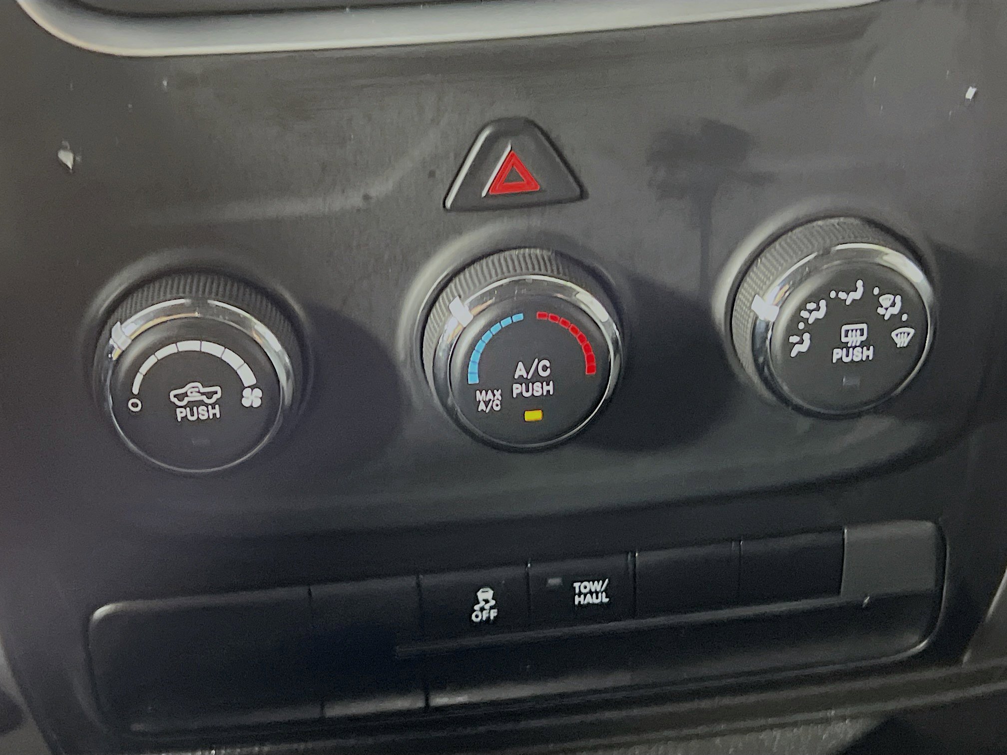 Used 2024 RAM 1500 Classic SLT image 25