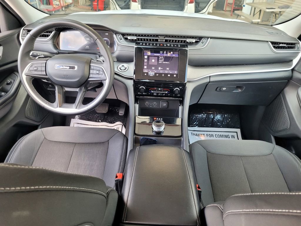 Used 2023 Jeep Grand Cherokee L Laredo AWD/4WD image 16