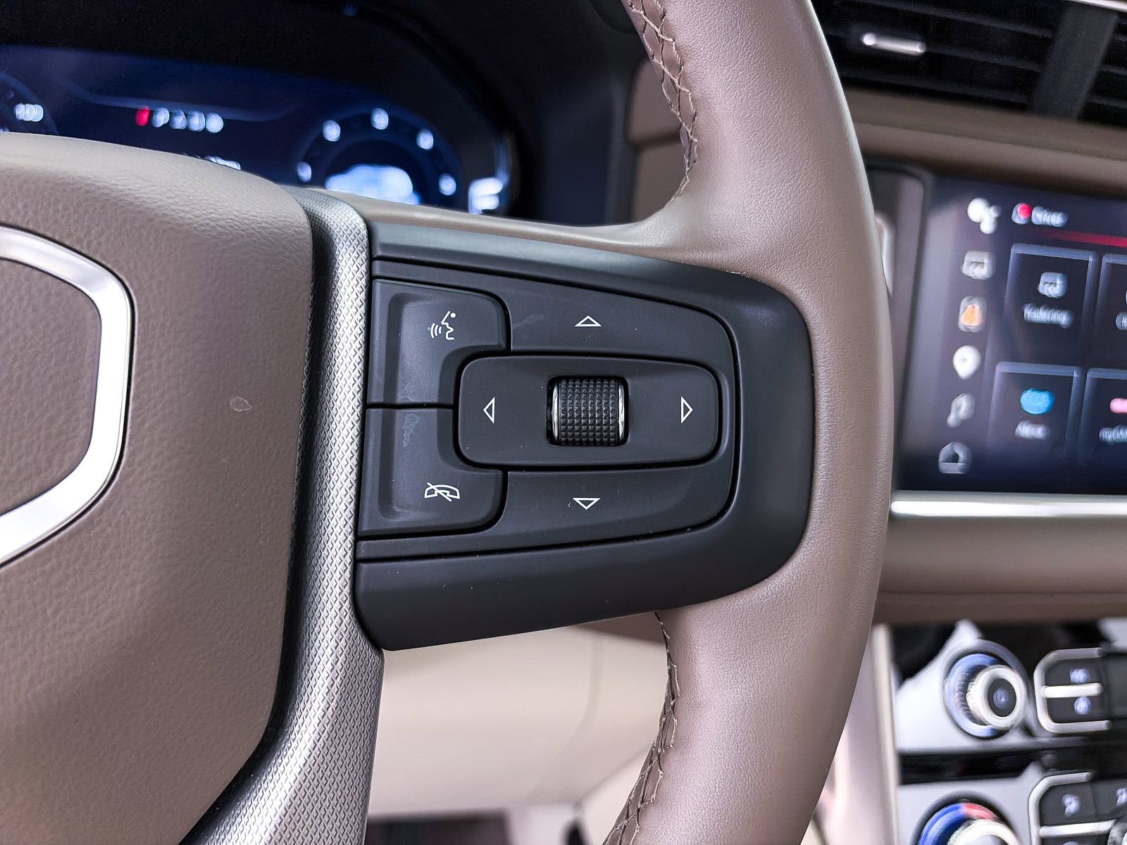 Used 2024 GMC Yukon Denali w/ Max Trailering Package image 34