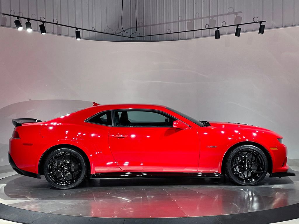 Used 2015 Chevrolet Camaro Z/28 RWD image 4