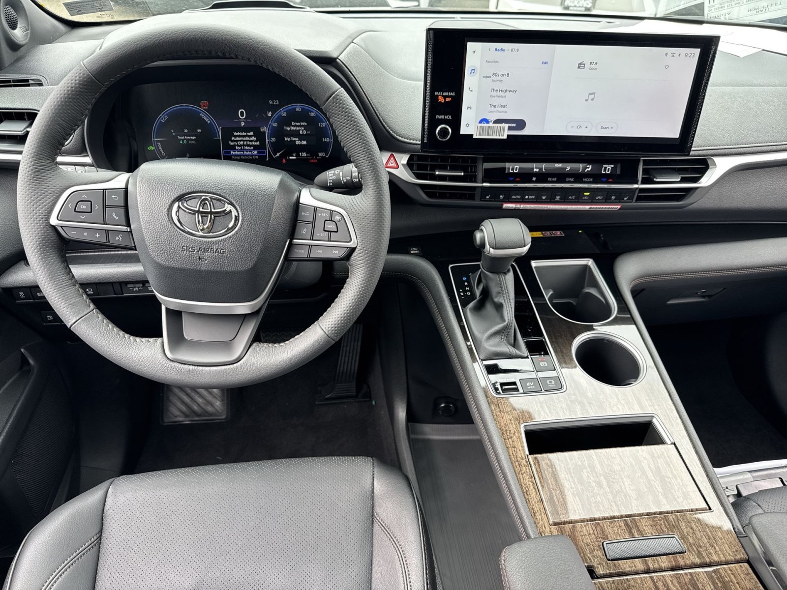 New 2026 Toyota Sienna Platinum AWD/4WD image 31