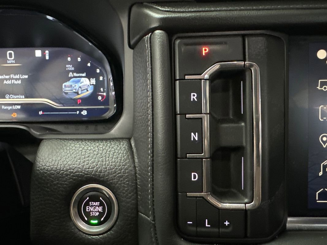 Used 2022 GMC Yukon XL Denali image 16