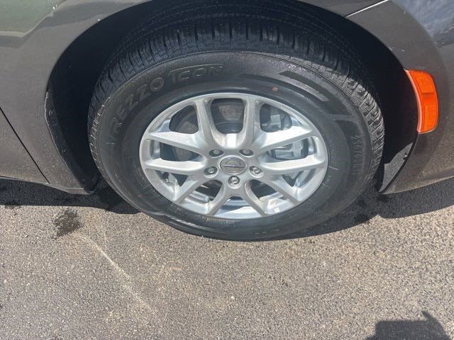 Used 2023 Chrysler Pacifica Touring-L FWD image 43