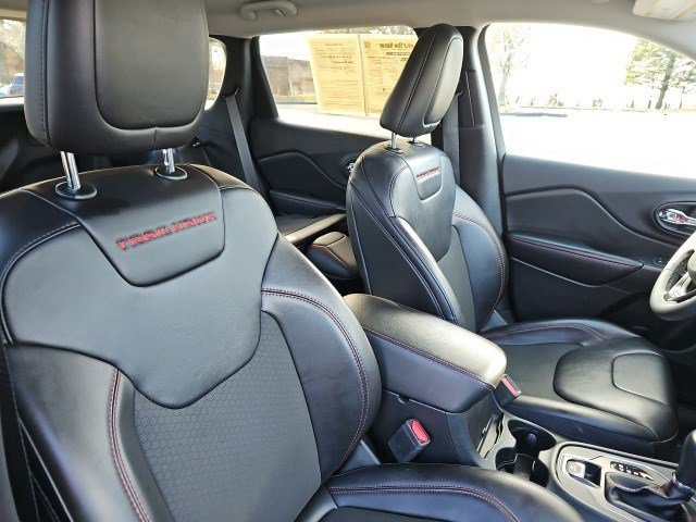 Used 2022 Jeep Cherokee Trailhawk w/ Comfort/Convenience Group image 12
