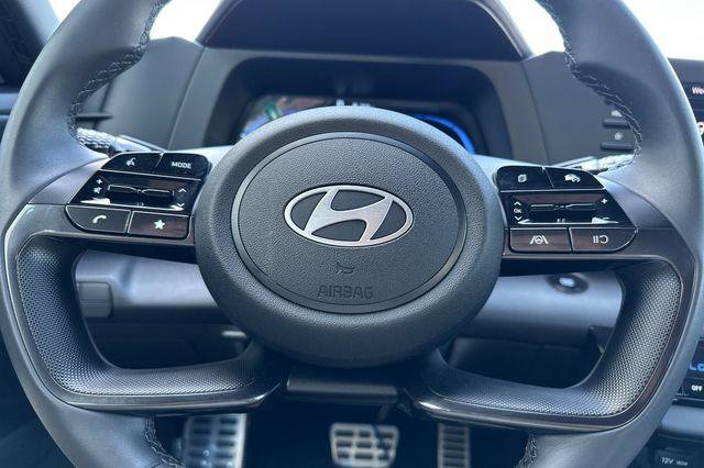 Used 2025 Hyundai Elantra Sport image 23