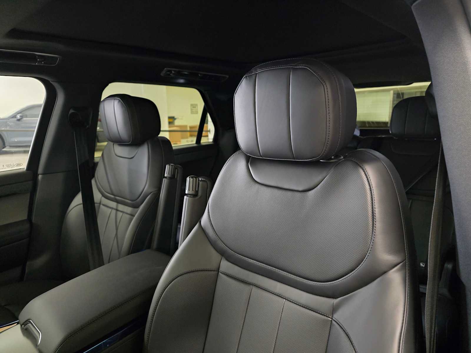 New 2026 Land Rover Range Rover Sport Dynamic SE AWD/4WD image 23