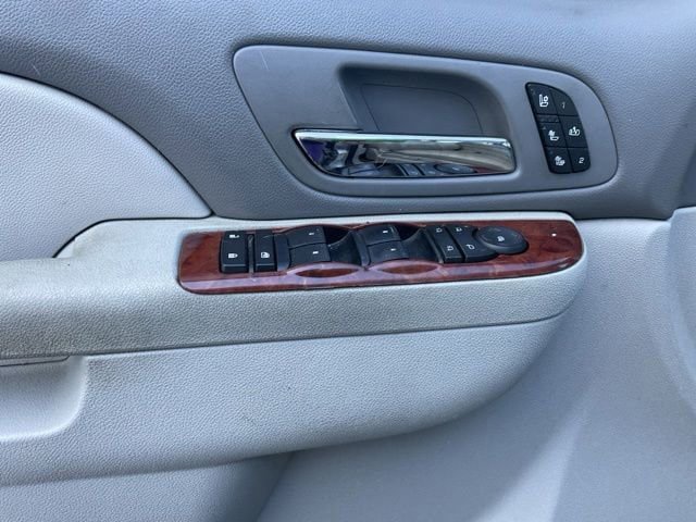 Used 2011 Chevrolet Avalanche LTZ AWD/4WD image 21