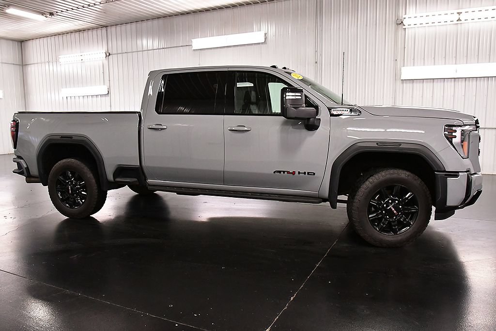 Used 2025 GMC Sierra 2500 AT4 AWD/4WD image 8