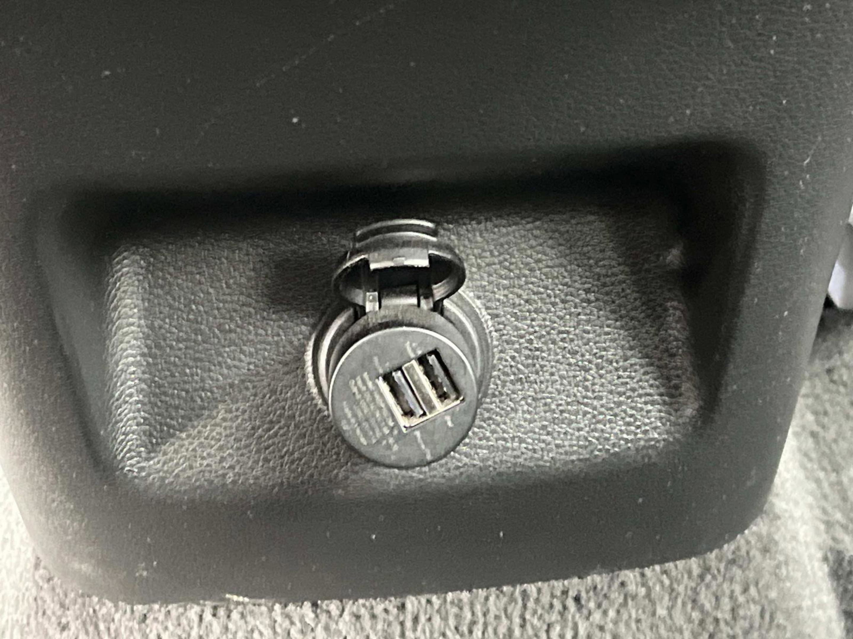 Used 2024 Kia Telluride EX image 18