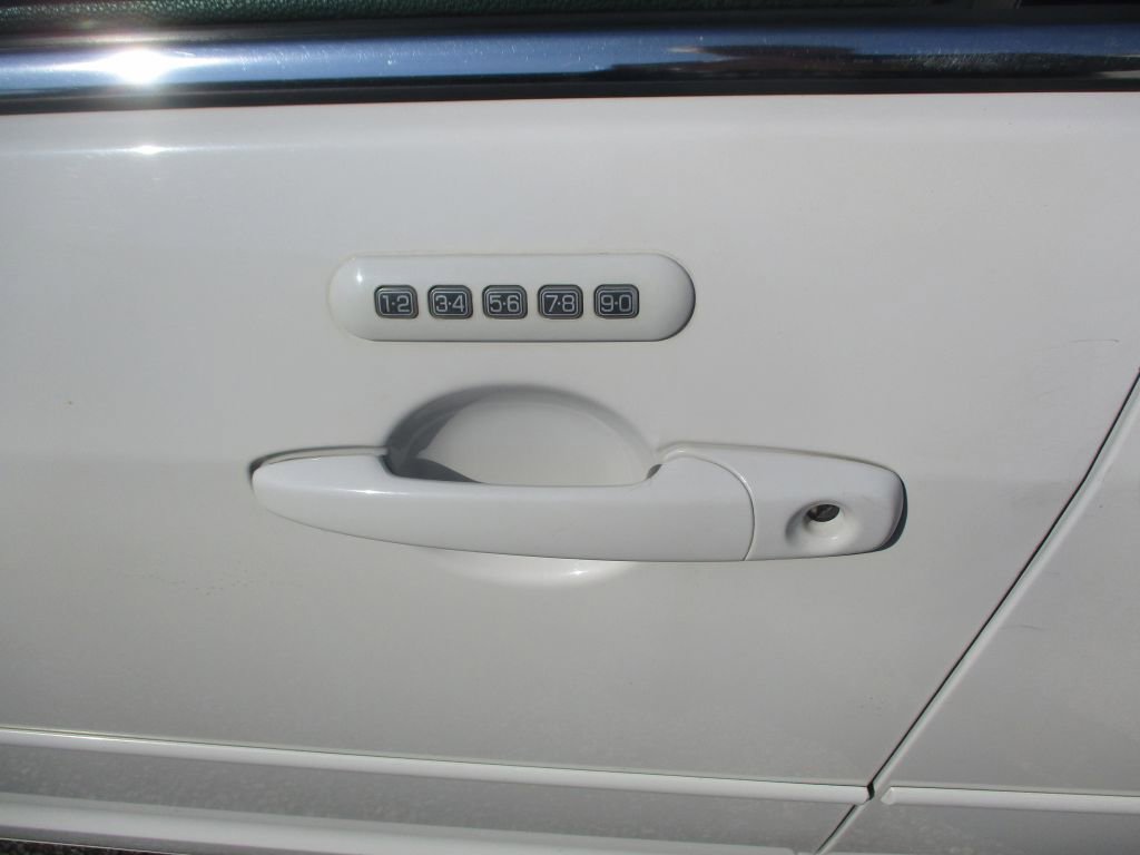 Used 2009 Ford Fusion SEL image 10