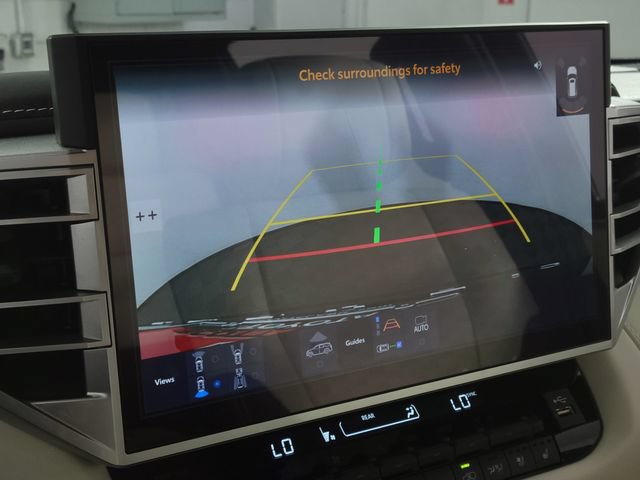 Used 2025 Toyota Sequoia Capstone AWD/4WD image 21