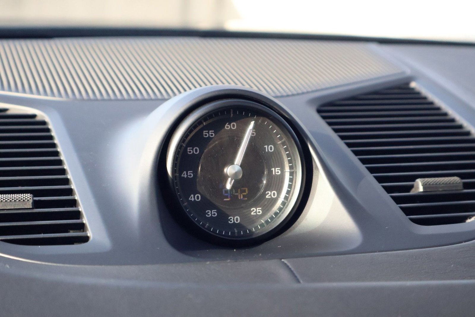 Certified 2024 Porsche Cayenne image 28