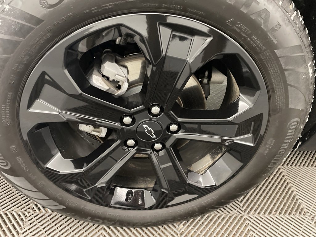 Certified 2025 Chevrolet Equinox LT w/ Midnight Edition image 2