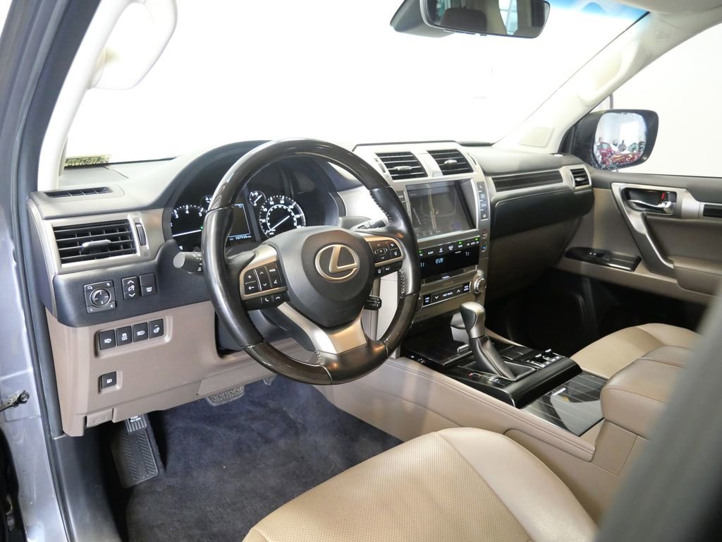 Used 2021 Lexus GX 460 Premium w/ Premium Package image 13