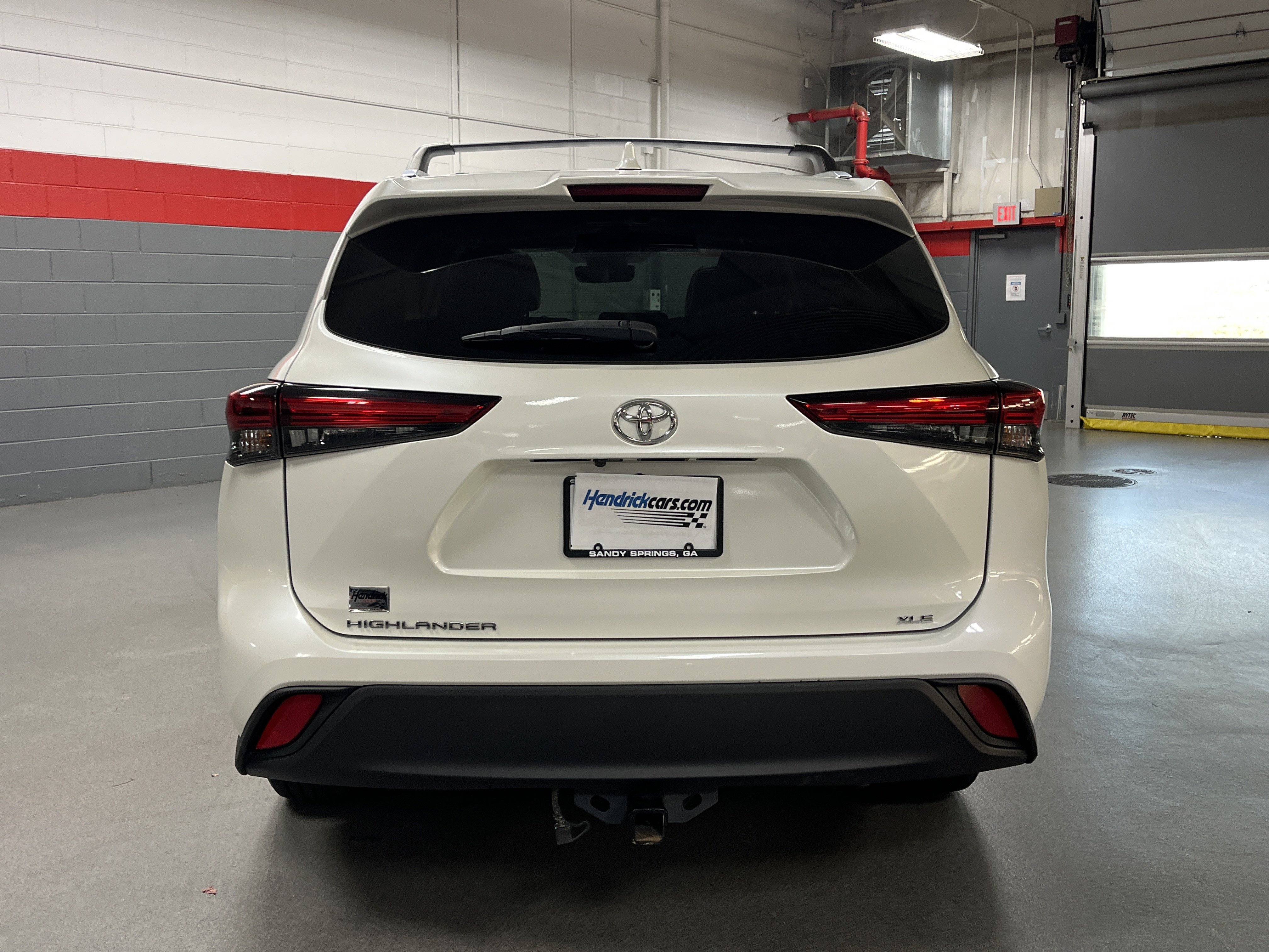 Used 2021 Toyota Highlander XLE image 9