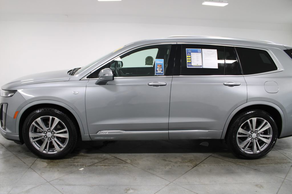 Used 2025 Cadillac XT6 Premium Luxury image 6