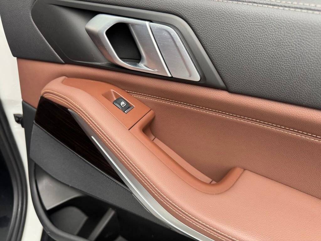 Used 2021 BMW X5 xDrive40i w/ Convenience Package image 20