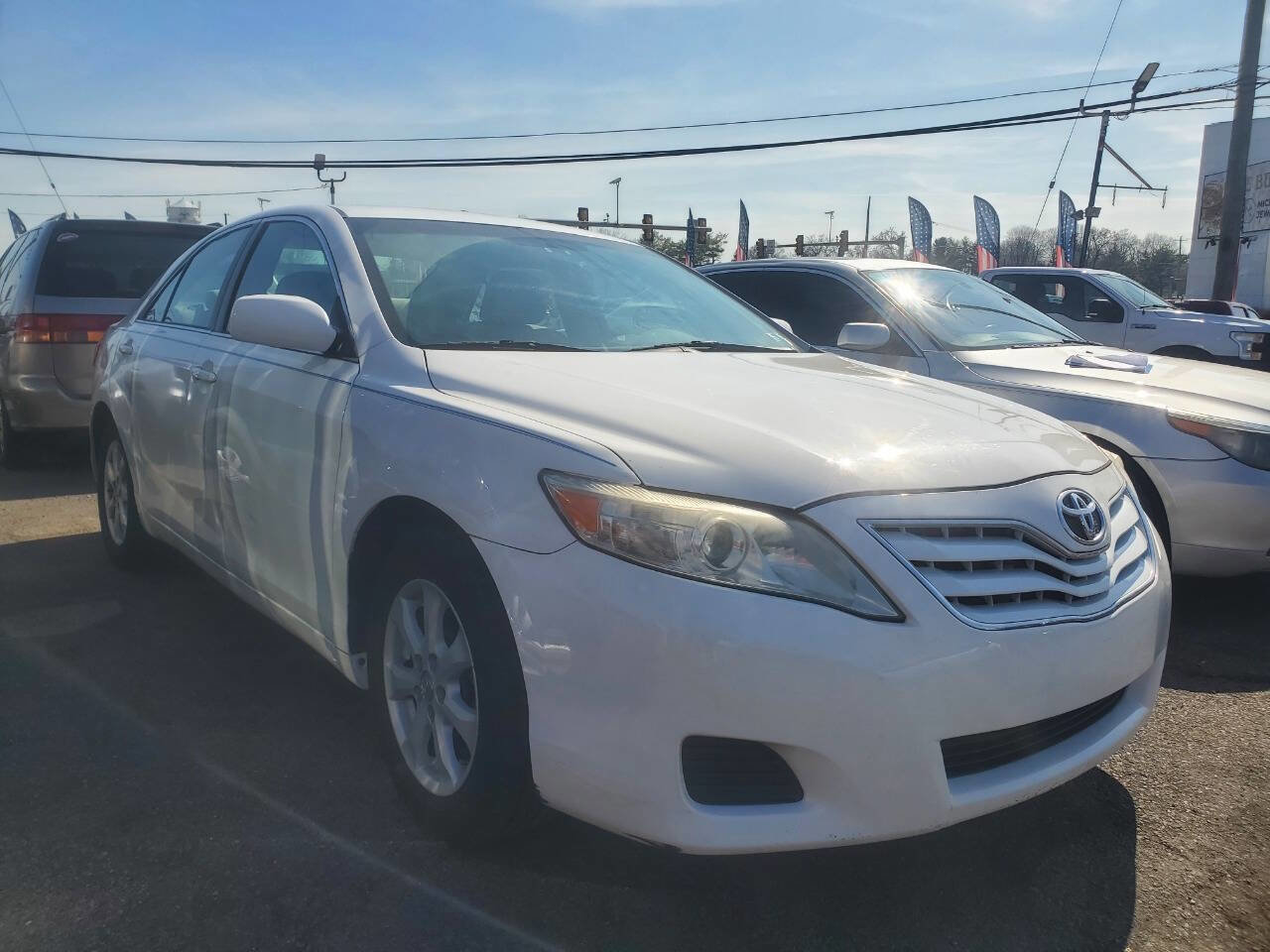 Used 2011 Toyota Camry LE w/ LE Extra-Value Pkg image 3