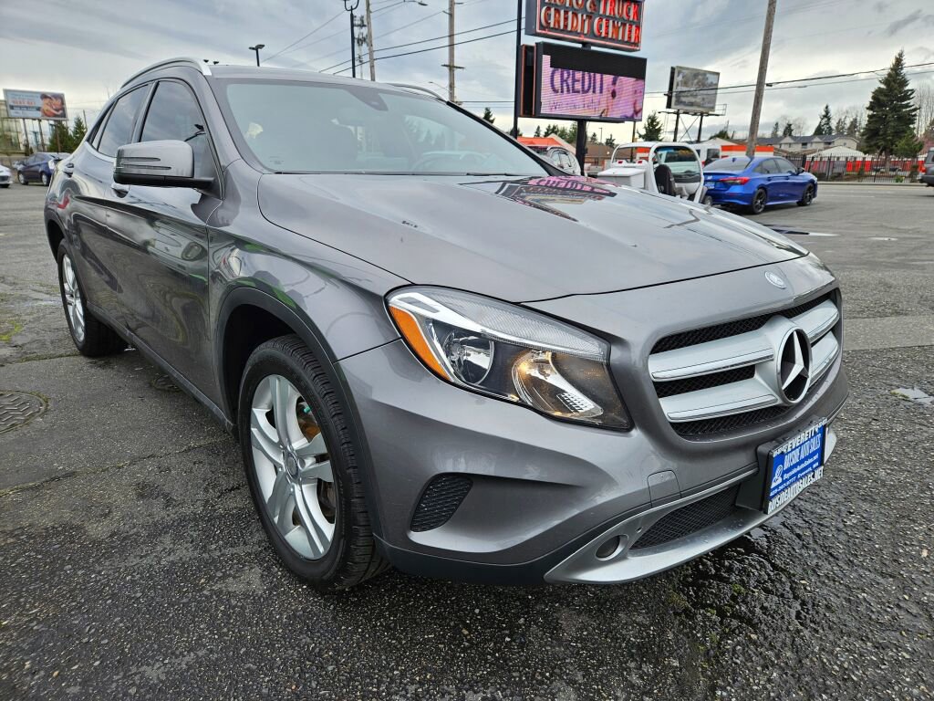 Used 2017 Mercedes-Benz GLA 250 4MATIC image 4