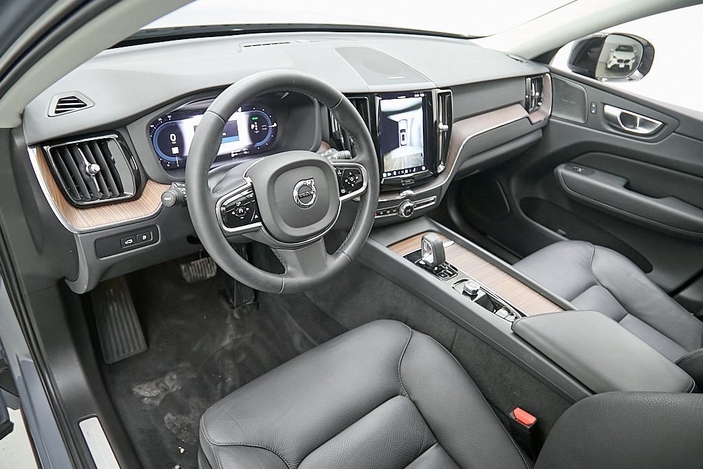 Certified 2023 Volvo XC60 T8 Plus w/ Climate Package image 12
