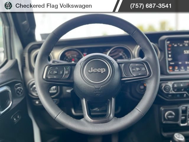 Used 2023 Jeep Wrangler Unlimited w/ Cold Weather Group AWD/4WD image 32