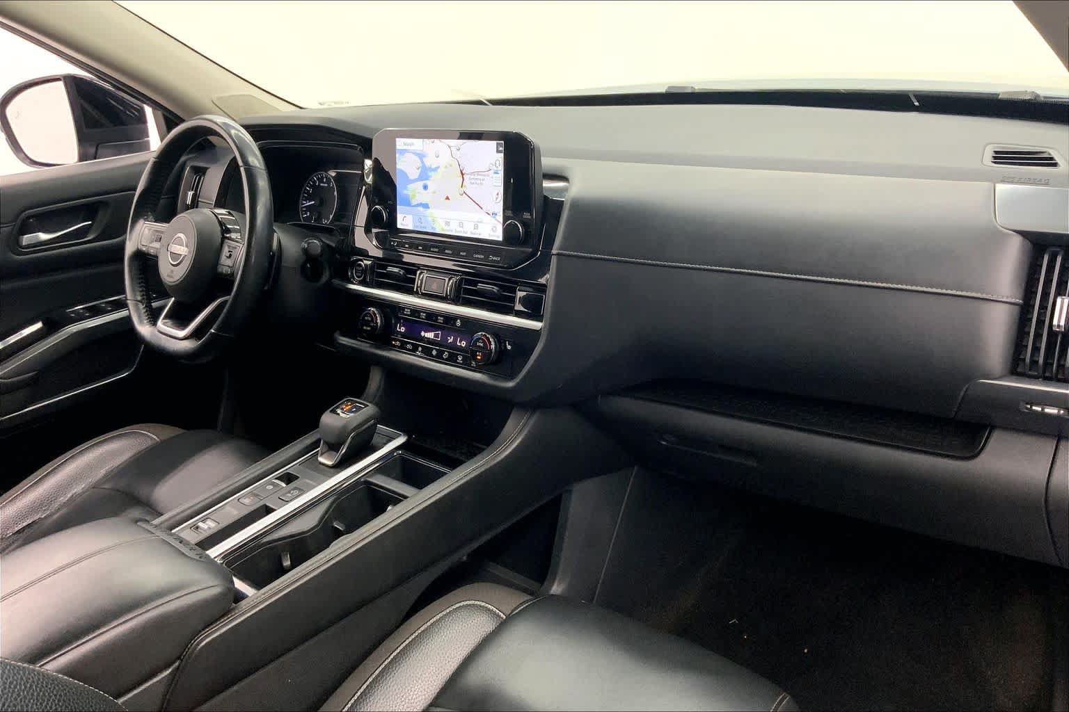 Used 2022 Nissan Pathfinder SL w/ SL Premium Package FWD image 10