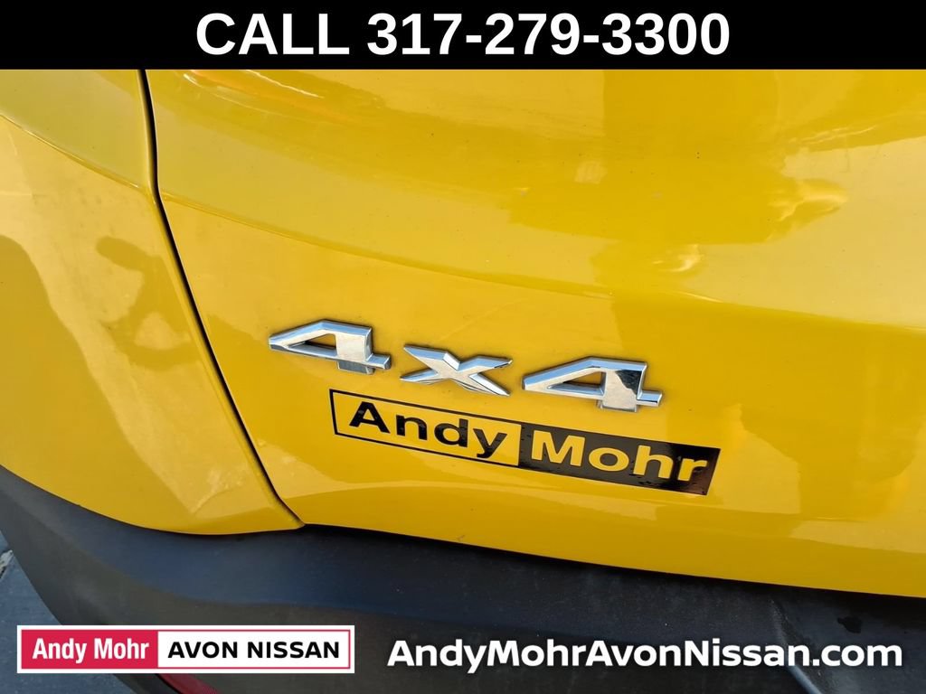Used 2015 Jeep Renegade Latitude w/ Cold Weather Group II AWD/4WD image 12