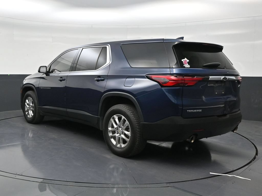 Used 2022 Chevrolet Traverse LS FWD image 3