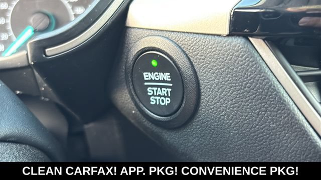 Used 2022 Ford Escape SE w/ SE Sport Appearance Package FWD image 12