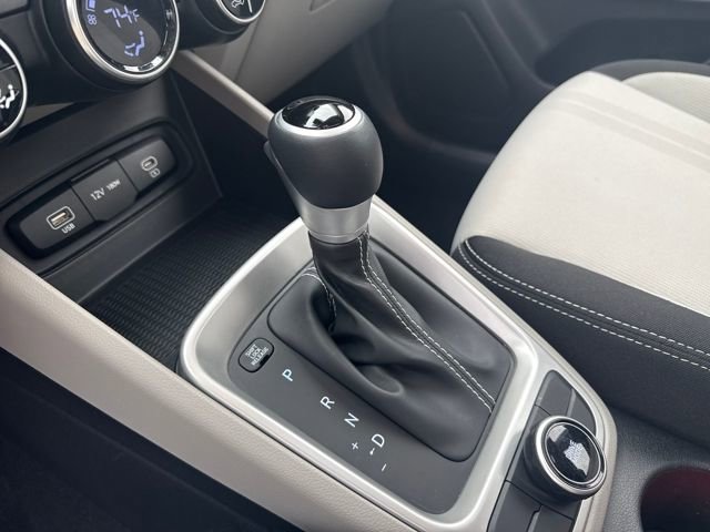 Certified 2024 Hyundai Venue SEL image 24