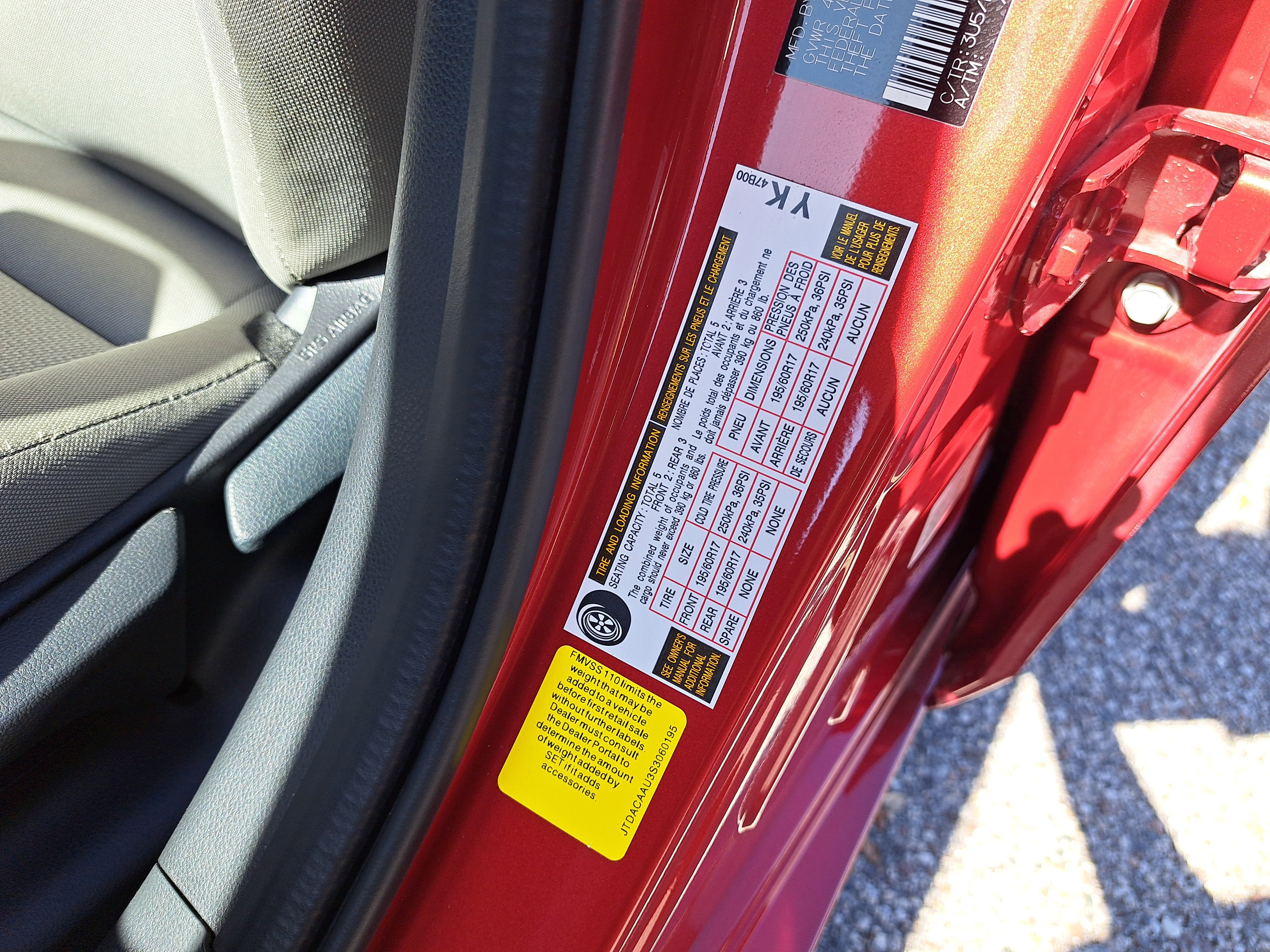 Used 2025 Toyota Prius LE FWD image 32