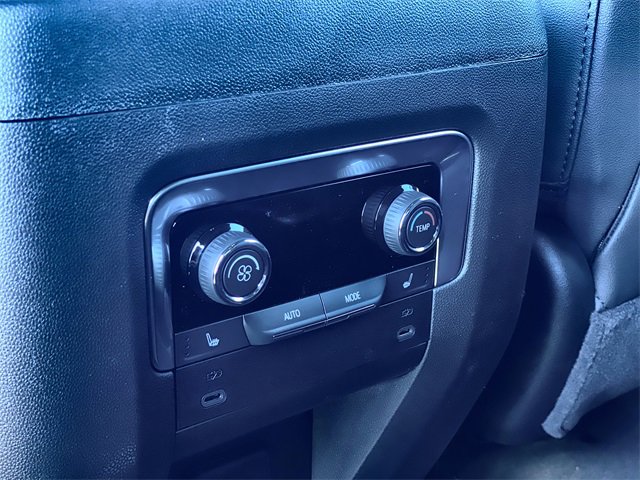 New 2026 Chevrolet Suburban Premier image 30