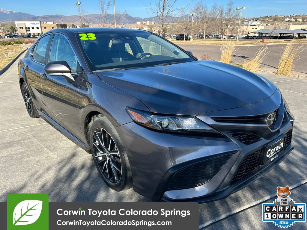 Used 2023 Toyota Camry SE image 1