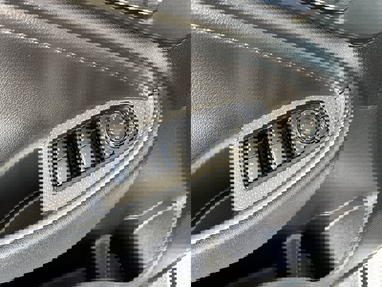 Used 2020 Chevrolet Malibu LT w/ Leather Package image 23