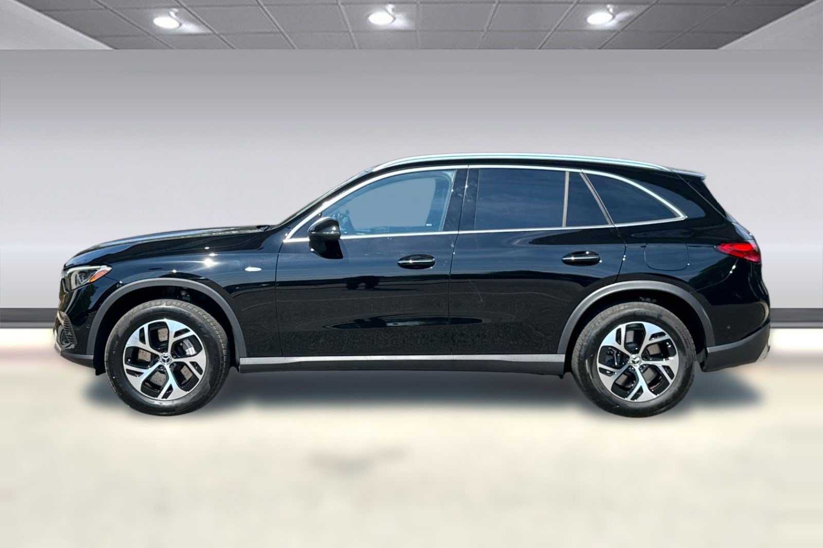 Certified 2025 Mercedes-Benz GLC 350e 4MATIC image 2