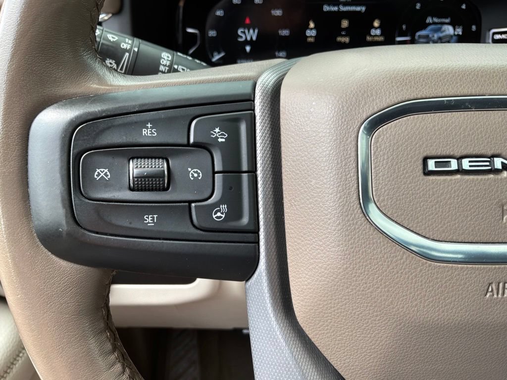 Used 2022 GMC Yukon Denali AWD/4WD image 18