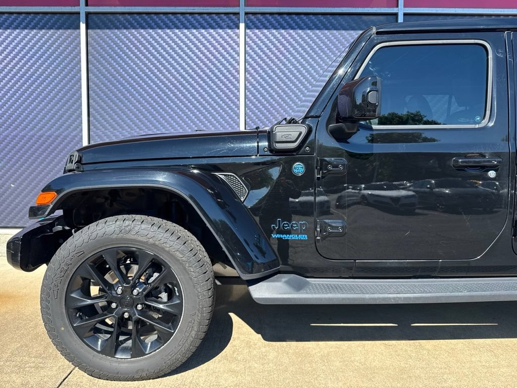 Used 2021 Jeep Wrangler Unlimited Sahara AWD/4WD image 17