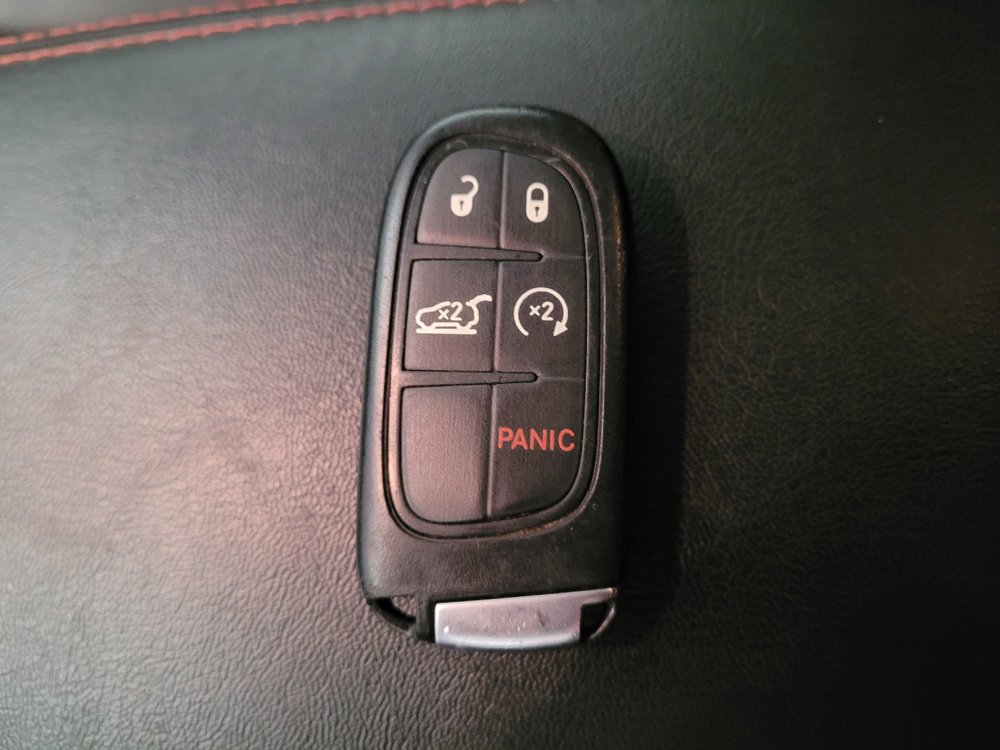 Used 2019 Jeep Cherokee Trailhawk AWD/4WD image 32