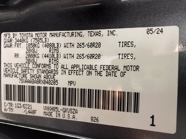 Used 2024 Toyota Sequoia SR5 w/ SR5 Premium Package AWD/4WD image 32