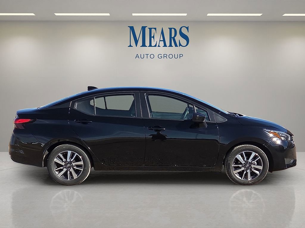 Used 2025 Nissan Versa SV image 6