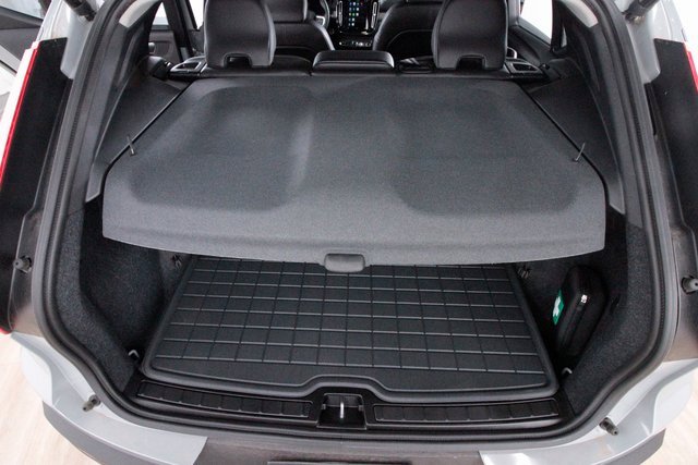 Certified 2025 Volvo XC40 B5 Core w/ Protection Package Premier image 32