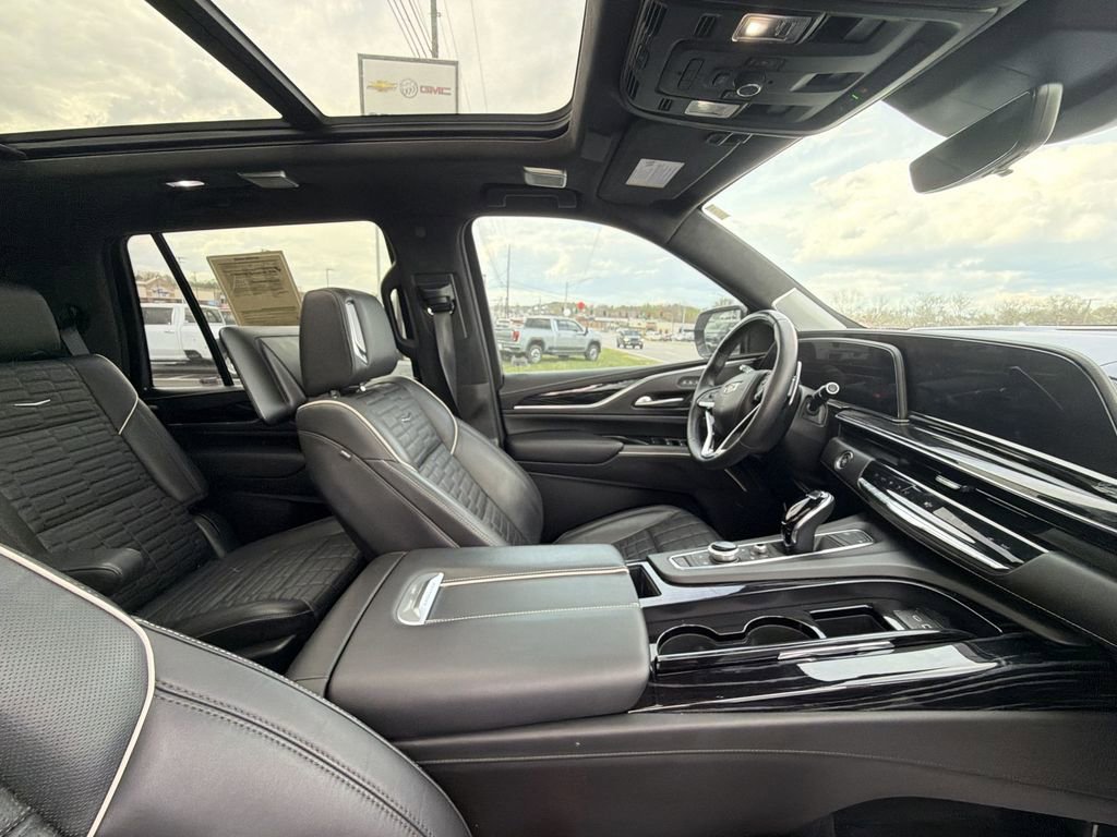 Used 2023 Cadillac Escalade V AWD/4WD image 15