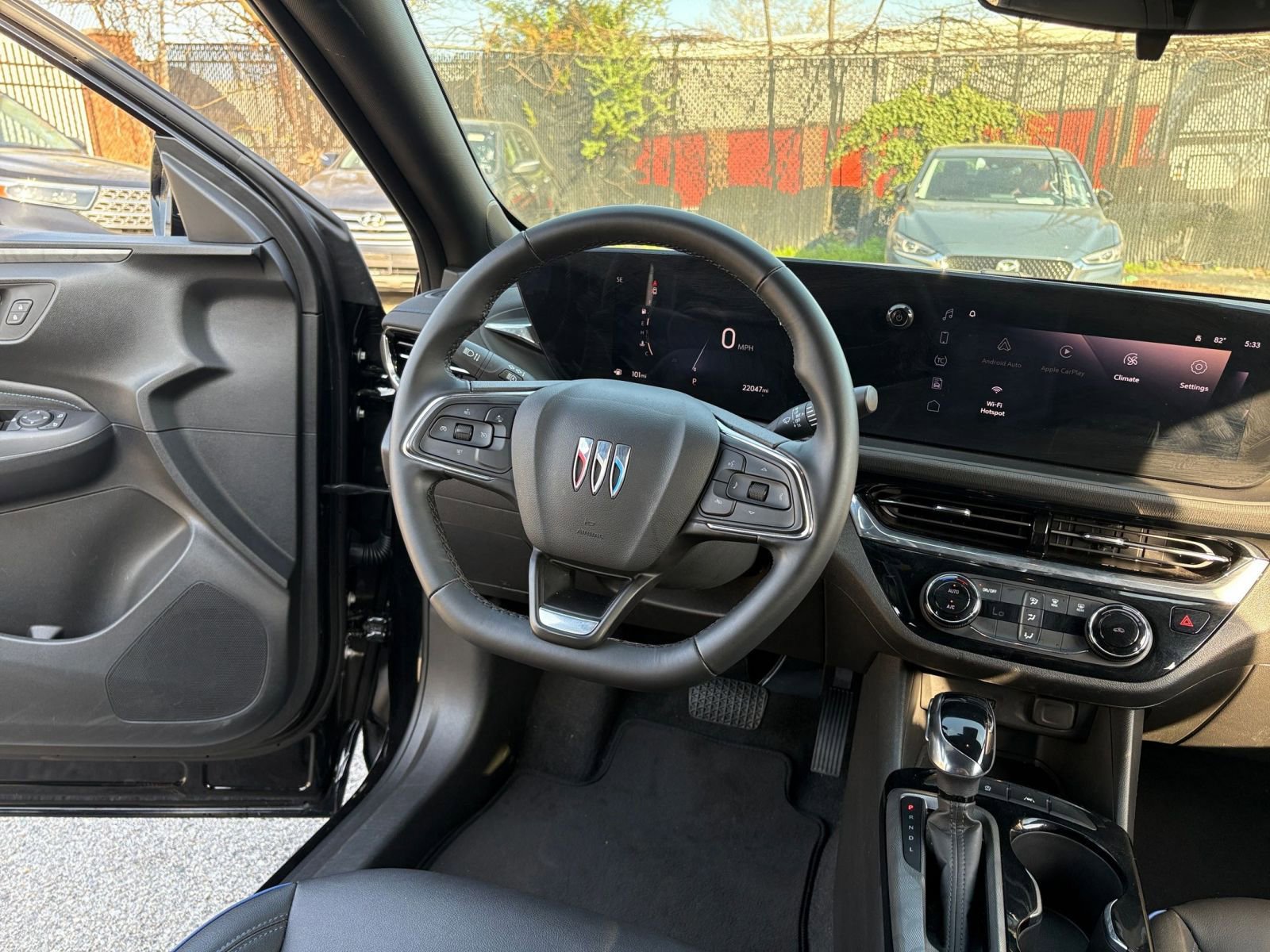 Used 2025 Buick Envista Sport Touring image 33