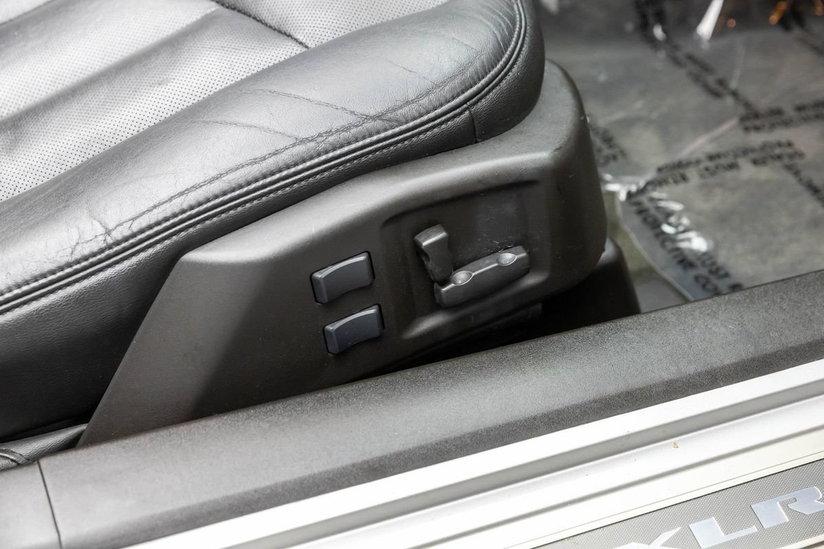 Used 2007 Cadillac XLR RWD image 38