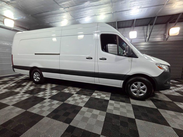 Used 2022 Mercedes-Benz Sprinter 2500 image 9