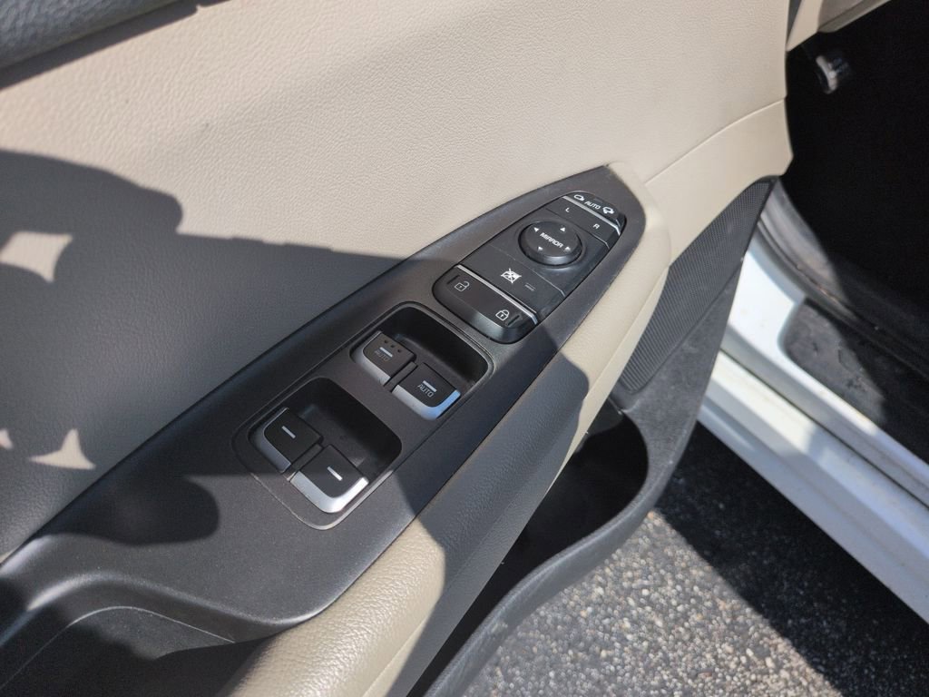 Used 2016 Kia Optima LX w/ LX Convenience Package image 13