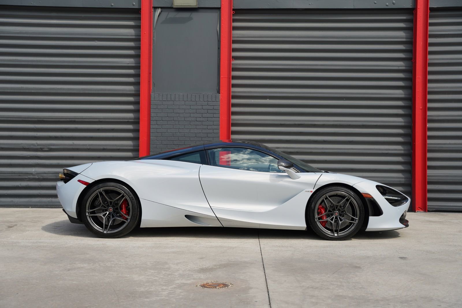 Used 2018 McLaren 720S image 10