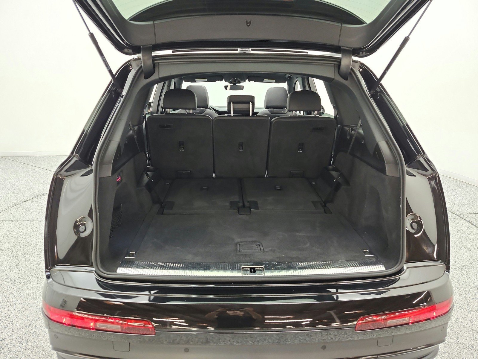 Used 2023 Audi Q7 2.0T Premium Plus w/ Premium Plus Package AWD/4WD image 30